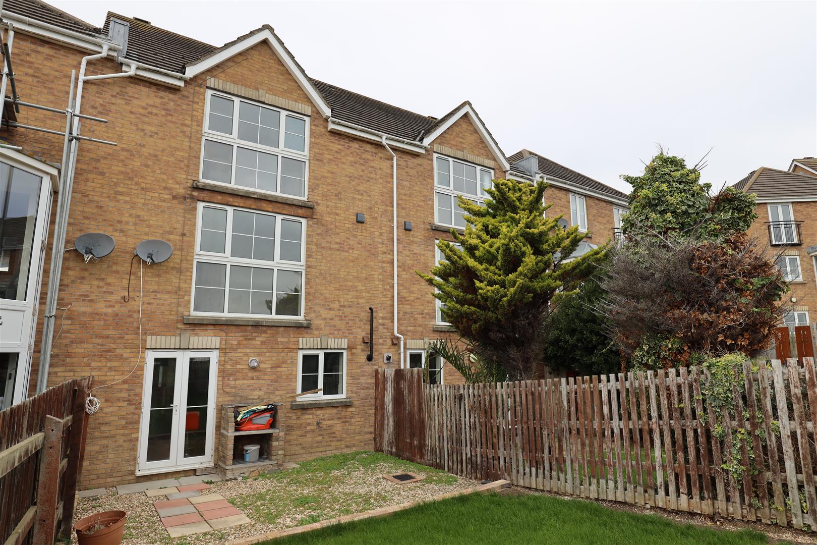 Llwyn Y Gog, Rhoose Point, Rhoose, Vale of Glamorgan, CF62 3LS